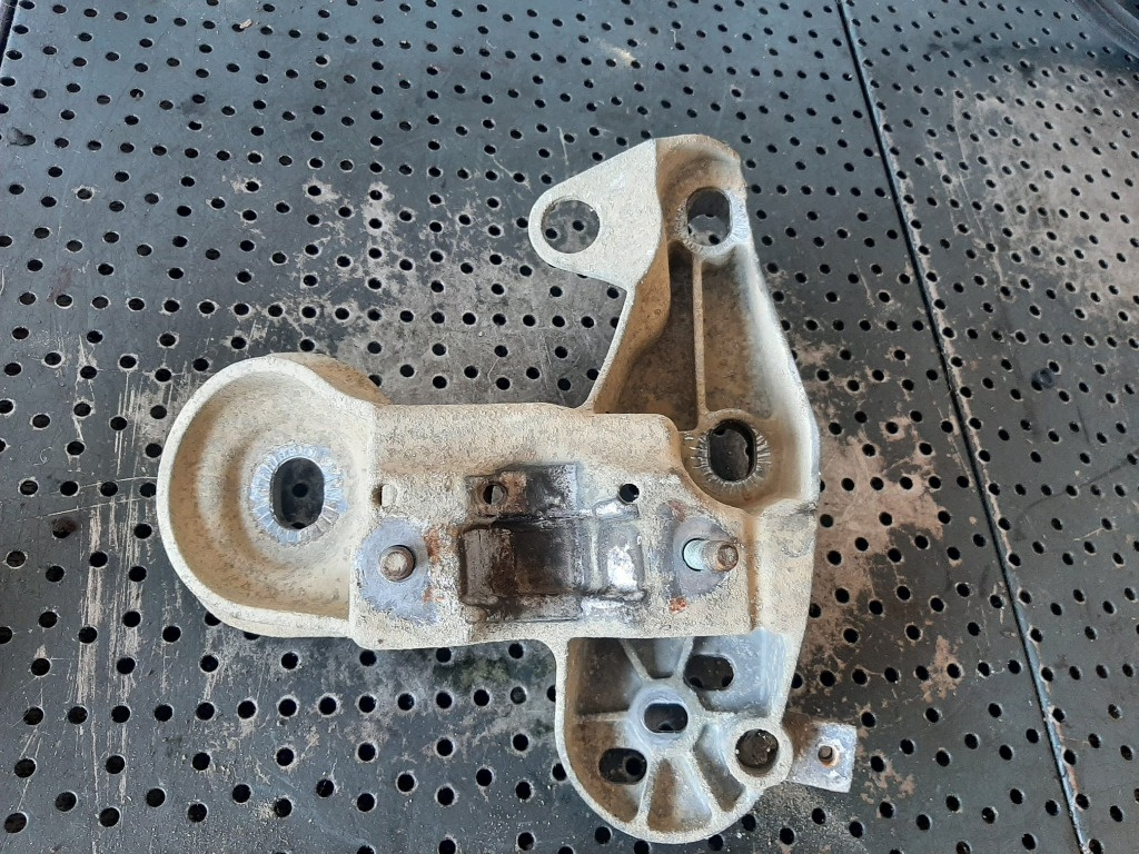 Suport motor dreapta 1.9 tdi ajm vw passat b5 4b0199352b
