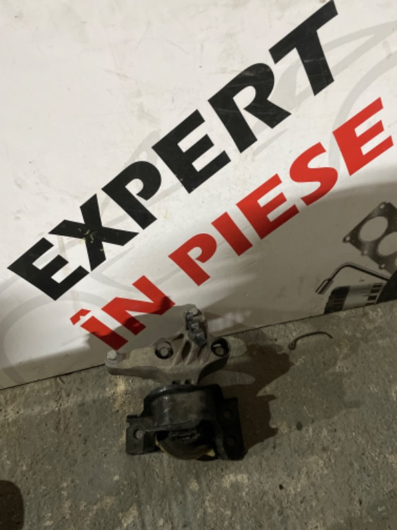 Suport motor dreapta distributie renault clio 4 1.5 dci an 2014