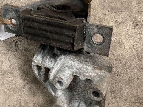 Suport motor Fiat Doblo 1.2 benzina 044A236