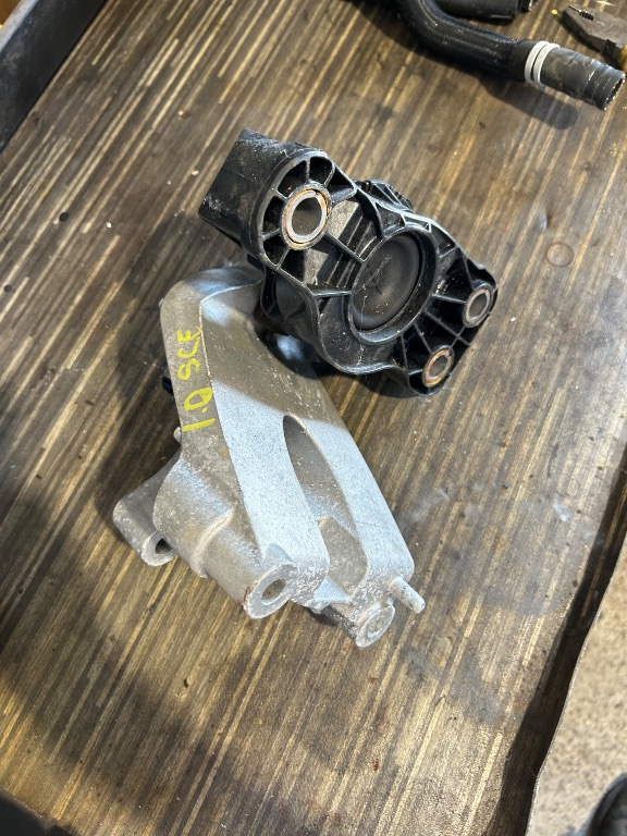 Suport motor Renault Clio V Captur 1.0 sce cod 112329514R