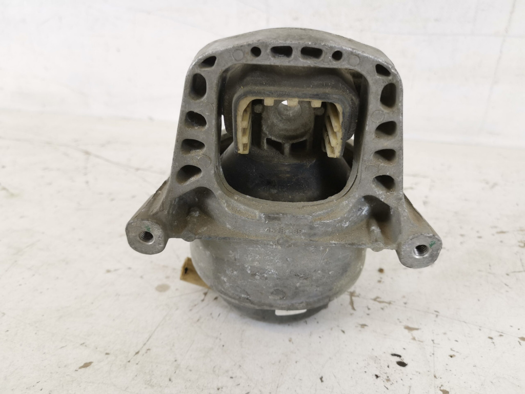 Suport Motor Stanga Audi A4 B9 2015 2016 2017 2018