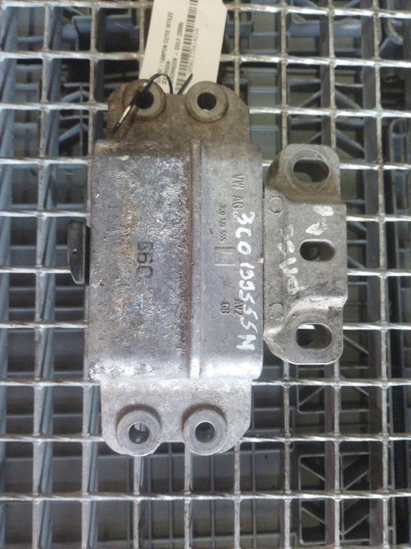Suport motor stanga ( in partea superioara cutie de viteze ) Volkswagen Golf 5 (1k1) an [2004-2009] BMM cod piesa 3C0199555N