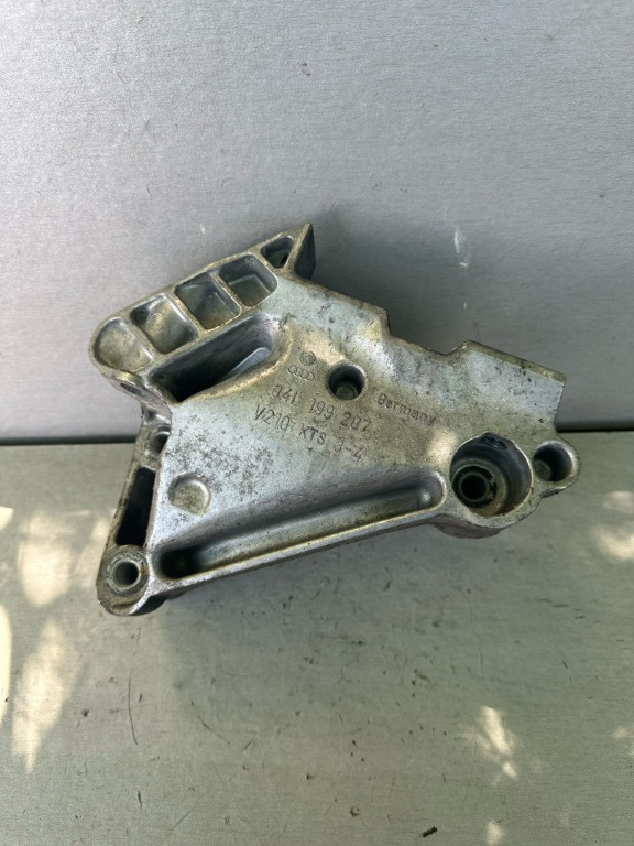 Suport Motor Volkswagen Golf 7 2.0 TDI cod 04l199207 an 2012 - 2016