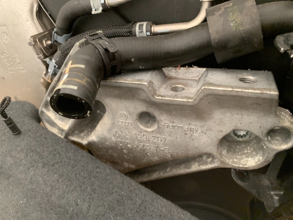 Suport motor VW Golf 7 1.6 tdi 04L199207 04L 199 207 la 0 km