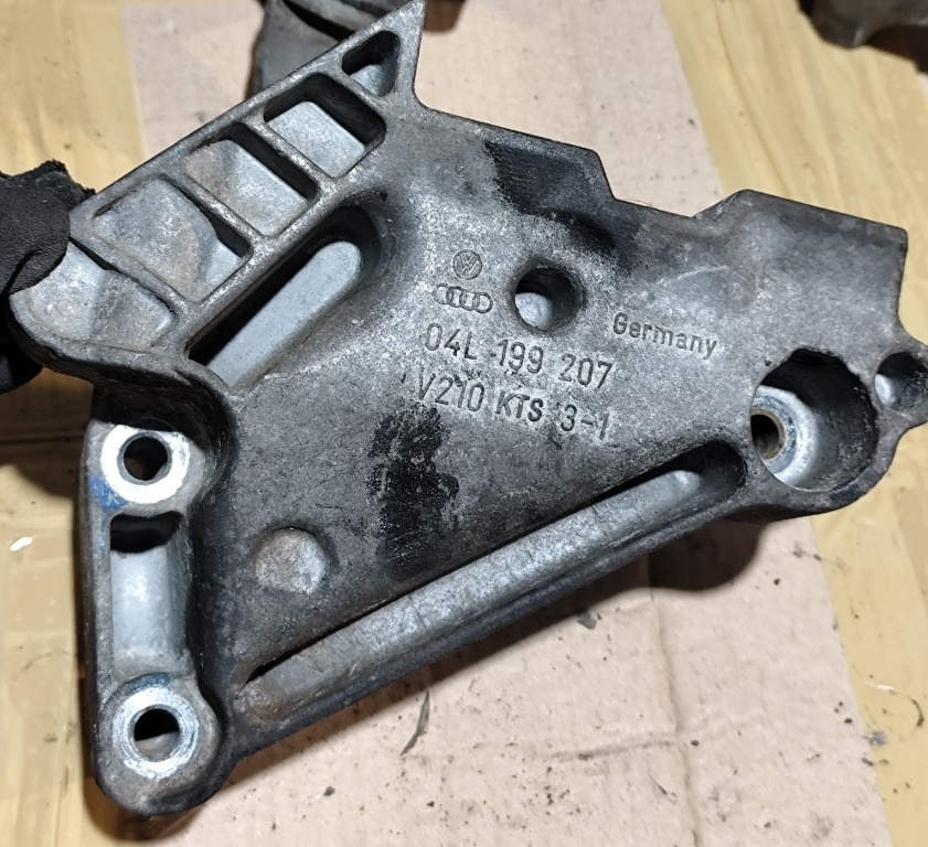 SUPORT MOTOR VW Jetta (1B) 2011-2019 2.0 TDI 04L19