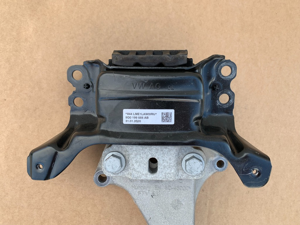 Suport motor VW Passat B8 facelift 2020 1.5 tsi 5Q0199555AB 5Q0 199 555 AB la 0 km