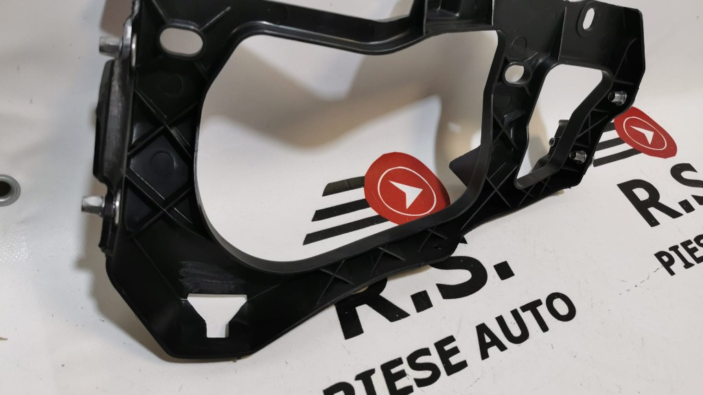 SUPORT/ OCHELAR PLASTIC FAR- VW TOUAREG 2010-2018