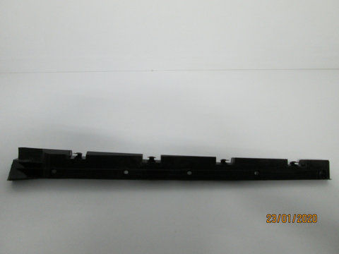 Suport ornament prag Mercedes ML W164 an 2006-2012 cod A1646981327