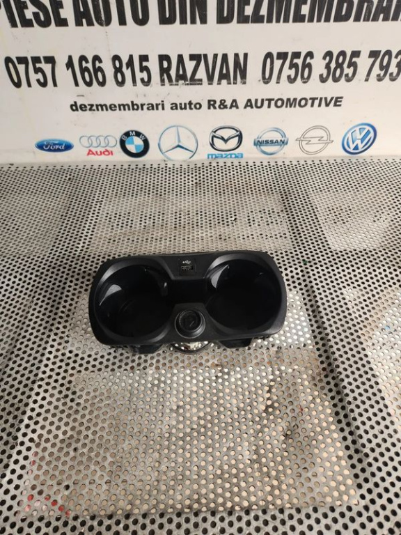 Suport Pahare Bricheta Mufa USB Auxiliar Bmw G20 G21 G22 G23 G26 G28 G29 G42 M2 M3 M4 Cod 6809803 Dezmembrez Bmw - Dezmembrari Arad