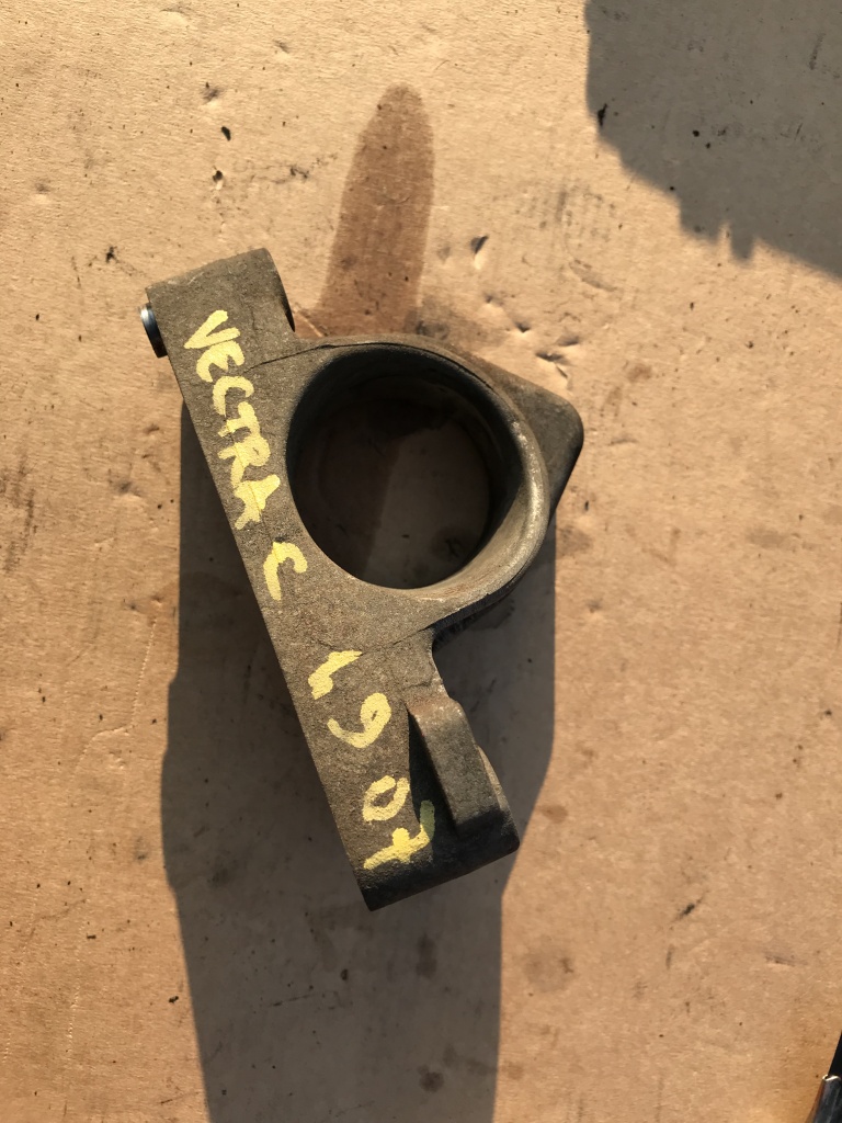 Suport planetara dreapta Opel Vectra C 1.9 cdti 2007 cod 13256906