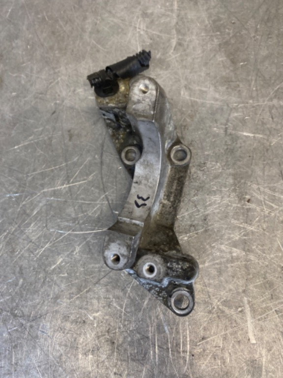 Suport pompa racire invertor Volvo v60 xc60 xc90 32222347