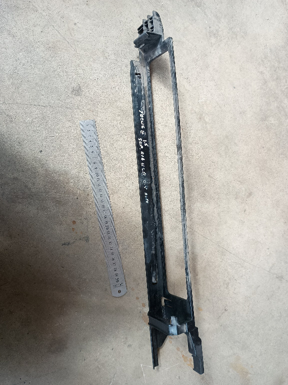 Suport radiator ulei automata F1F1-7B142-H Ford Fo