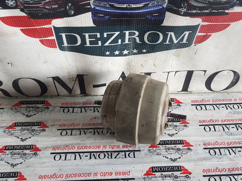 Suport / Tampon motor dreapta Audi A4 B7 2.0 TDi 140 cai motor BLB cod piesa : 8E0199382AG