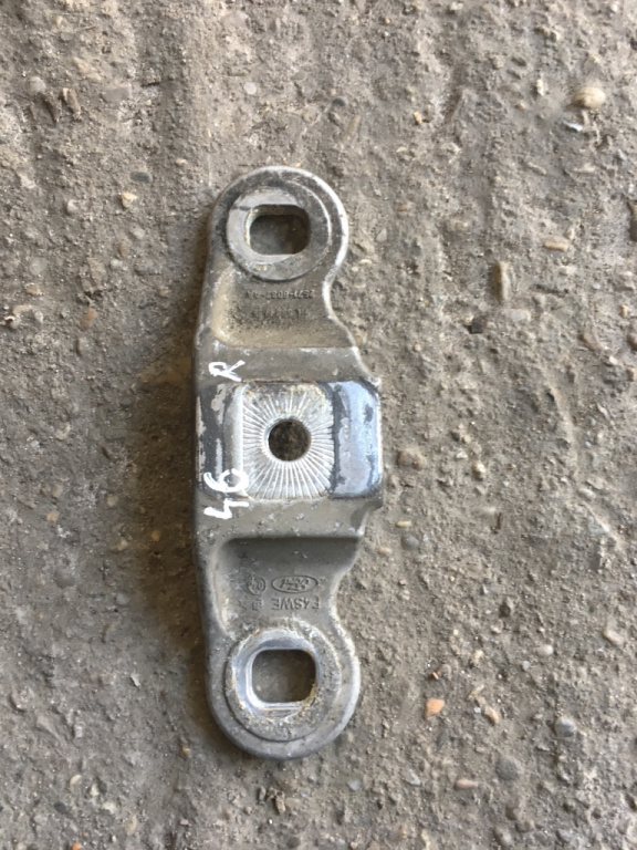Suport tampon motor la distributie pe lonjeron Ford Mondeo MK3 [facelift] [2003 - 2007] wagon 5-usi 2.0 TDCi MT (130 hp) (BWY) MK3