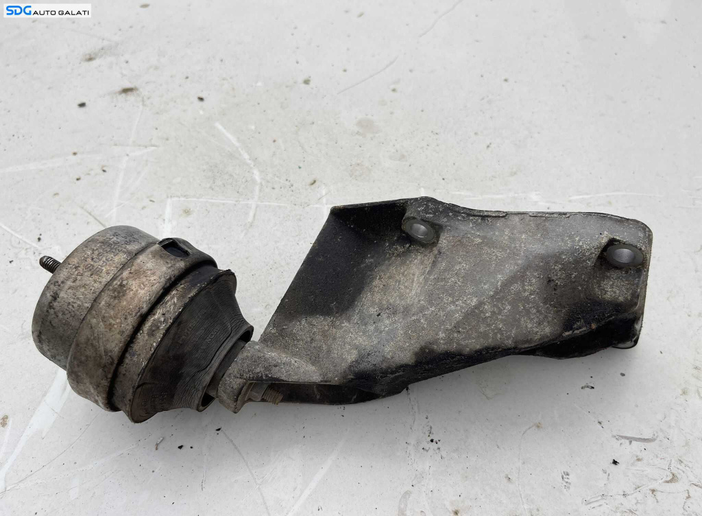Suport Tampon Motor Stanga Audi A4 B5 1.6 i AHL ARM ANA ALZ 1995 - 2001 Cod 8D0199307P [C6082]