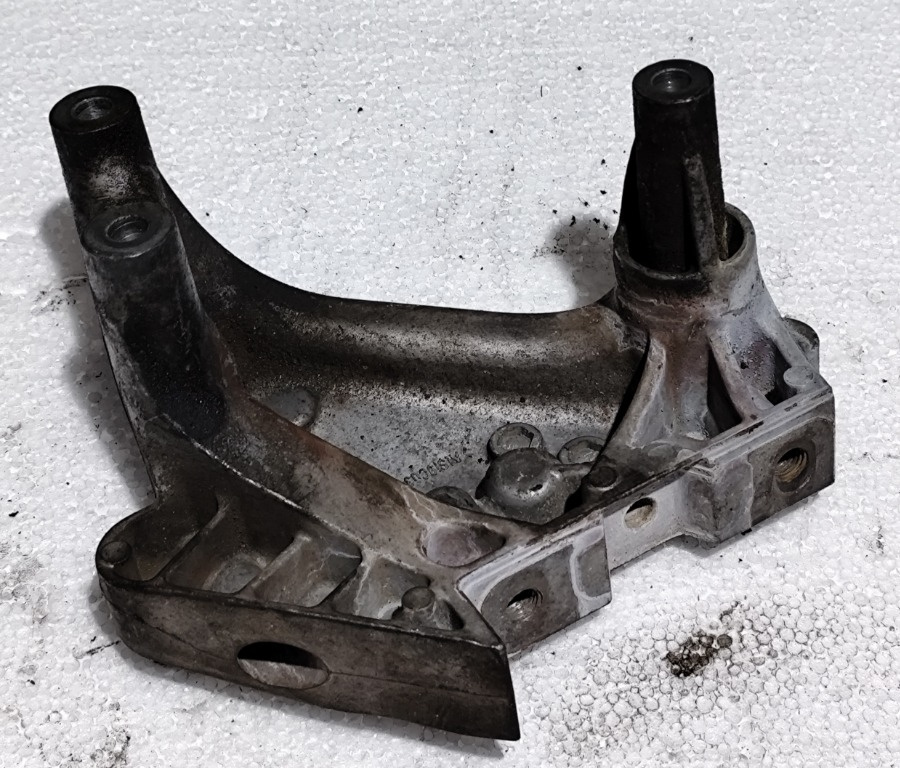 SUPORT / TAMPON MOTOR VOLKSWAGEN PASSAT B8 2014-2018 04L199207.