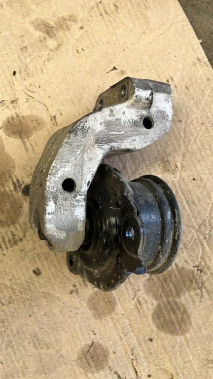 Suport tampon motor Volvo V40 1.9 diesel 85kw 2002 D4192T3
