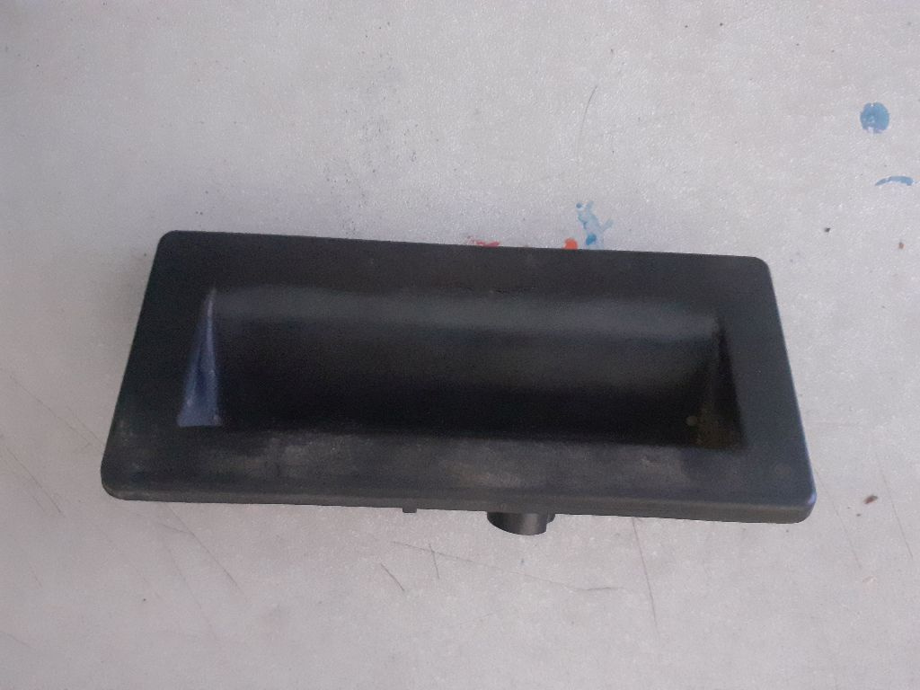 SWITCH (BUTON) HAION/PORTBAGAJ AUDI A4 B9 2017 OEM:3V0827566.