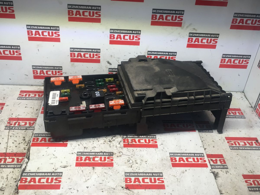 Tablou sigurante VW Passat B7 cod: 3c0937125a