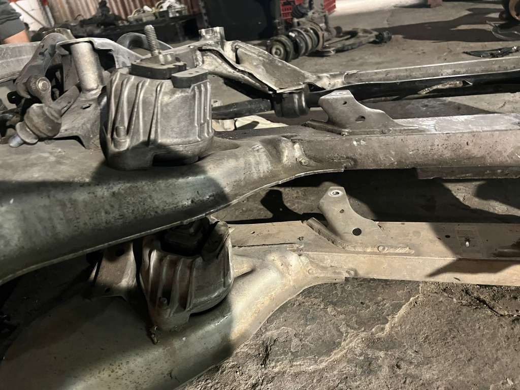 Tampon motor BMW E90 E91 E87 E82 E81