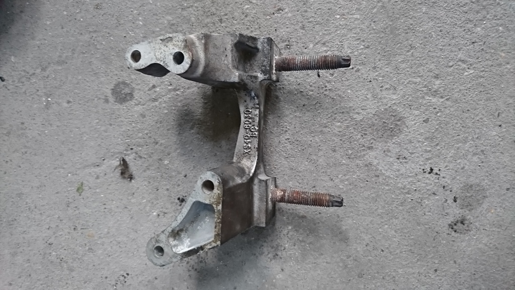 Tampon motor Ford Transit Connect an 2005, cod XS40 6030