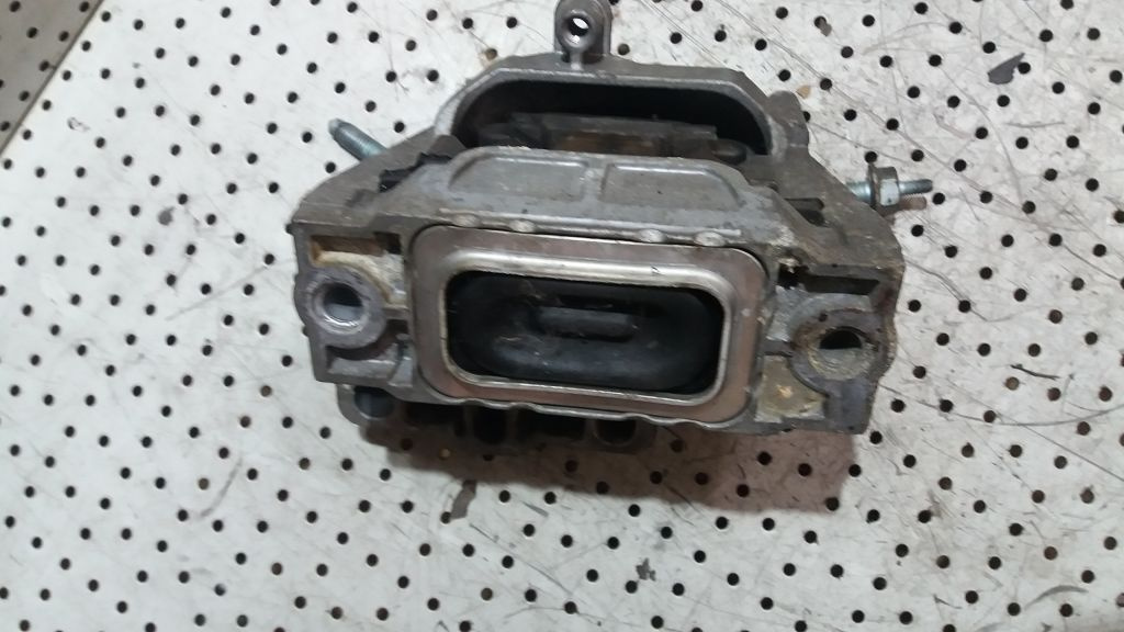 Tampon/ suport motor dreapta Audi A3 8P 