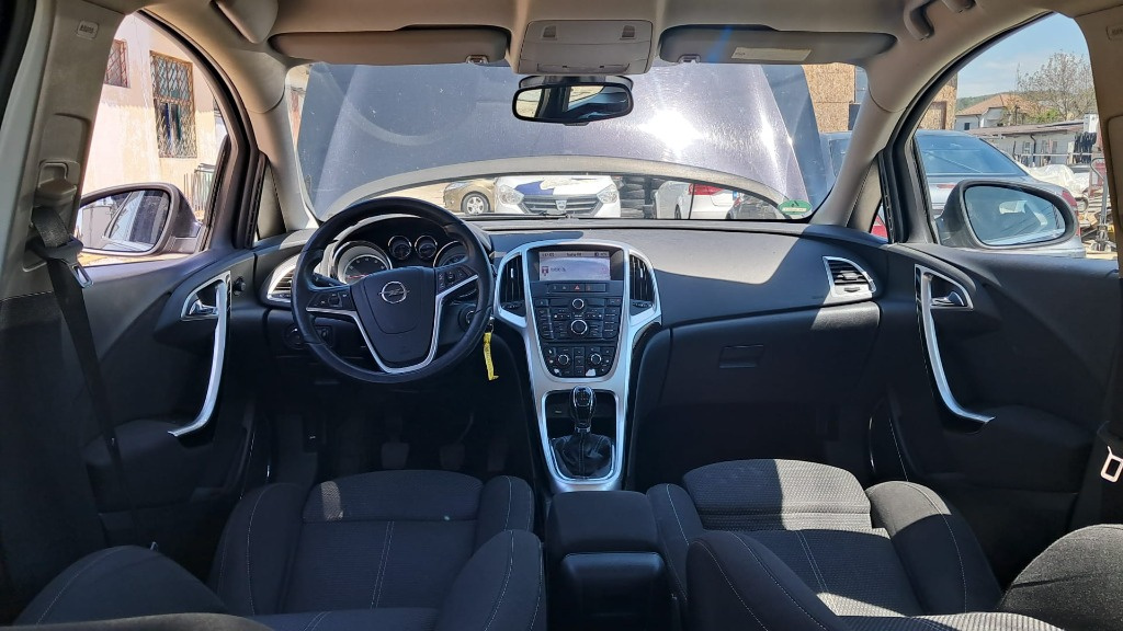 Tapiterie plafon Opel Astra J combi an 2011