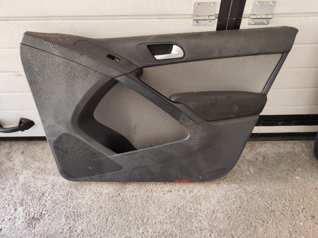 Tapiterie portiera dreapta fata Vw Tiguan 2011-201