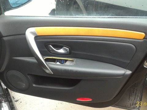 Tapiterie usa dreapta fata Renault Laguna 3