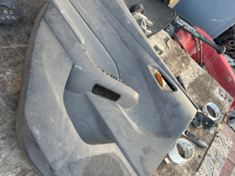 Tapiterie usa stanga spate Ford Focus 3 (2011-2015)