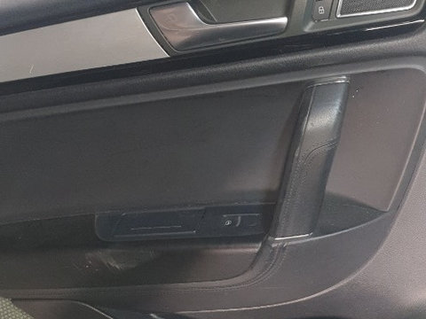 Tapiterie usa stanga spate VW TOUAREG 7P din 2011