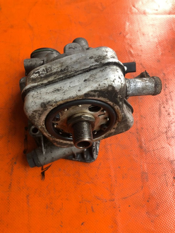 Termoflot/racitor ulei Skoda Octavia 1.6 B, Volkswagen Passat cod 06A 115 417