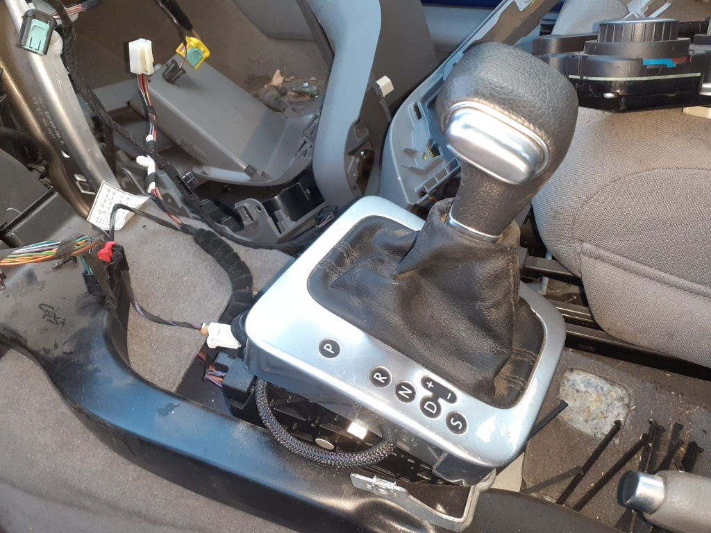 Timonerie cutie viteze automata Volkswagen Golf 5 