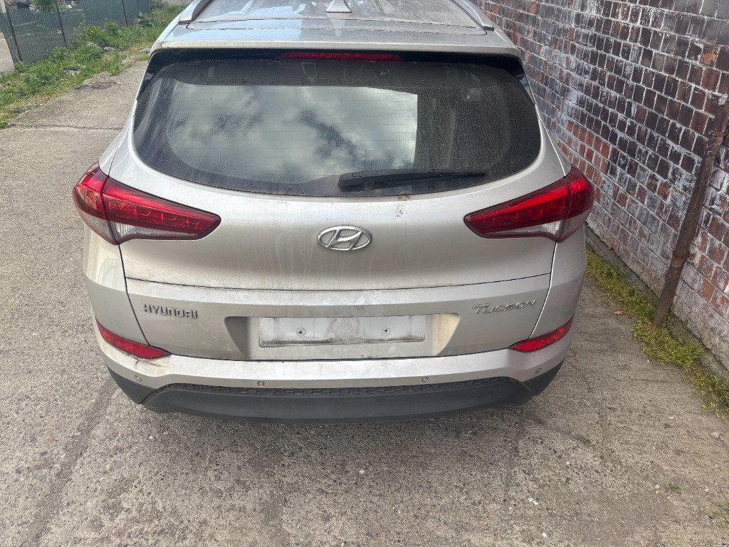 Toba intermediara Hyundai Tucson 2016 20