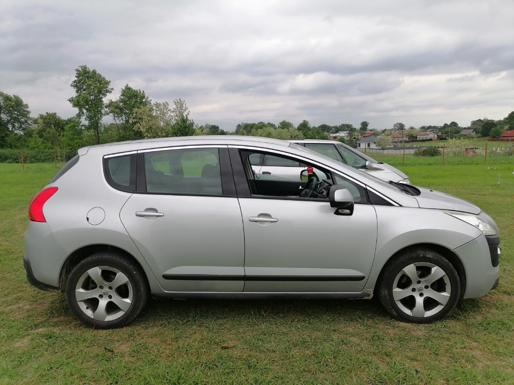 Toba intermediara Peugeot 3008 2012 Hatc