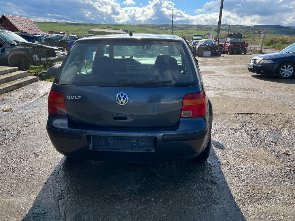 Toba intermediara Volkswagen Golf 4 1999