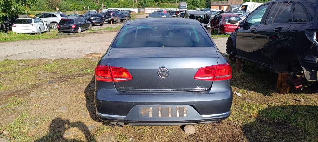 Toba intermediara Volkswagen Passat B7 2