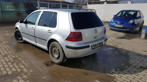 Toba intermediara VW Golf 4 2001 hatchba