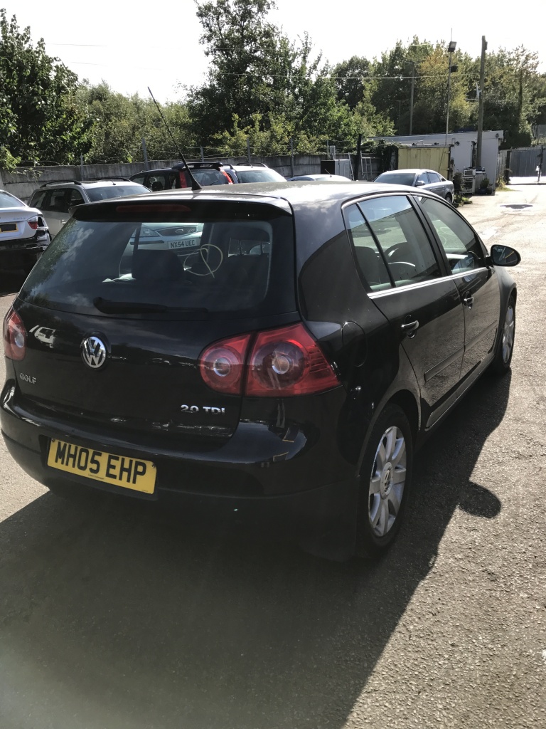 Toba intermediara VW Golf 5 2006 Hatchba