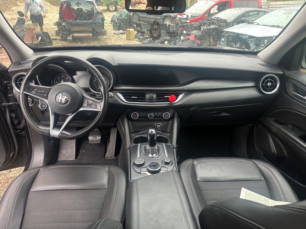 Torpedou Alfa Romeo Stelvio 2018 Sub 2.2