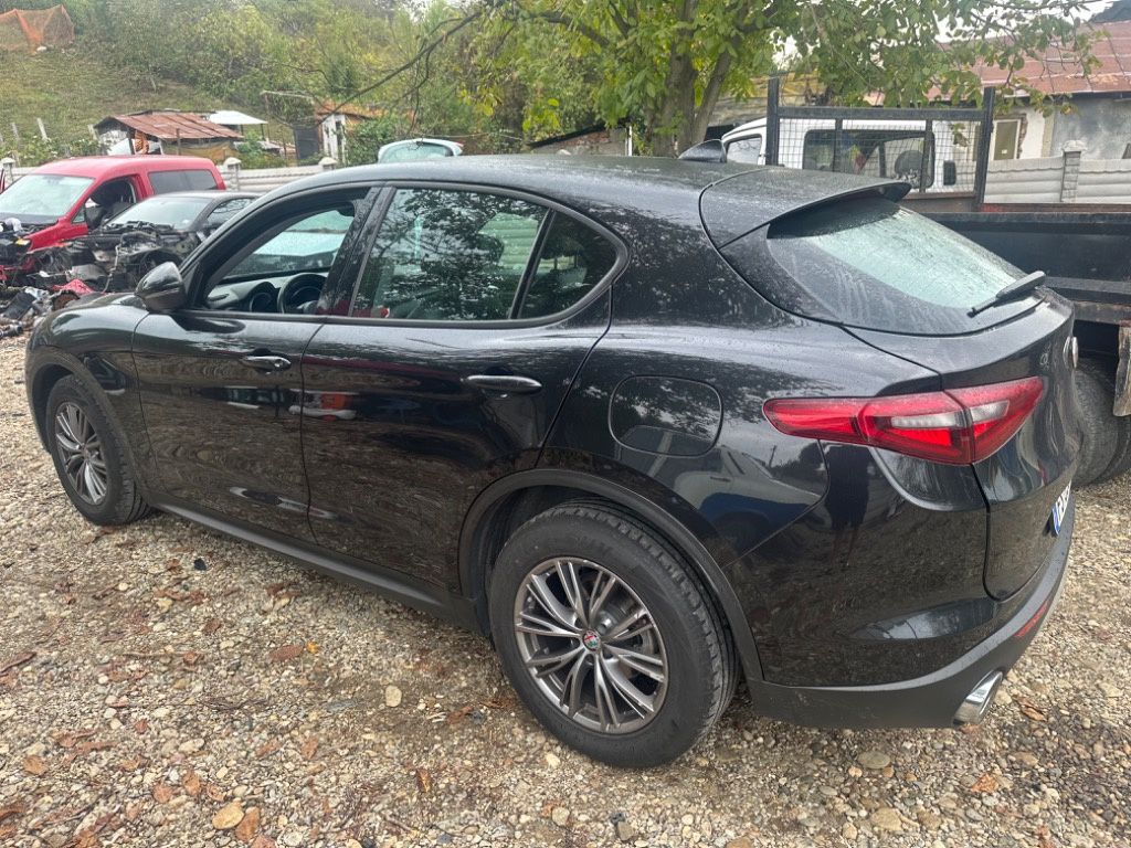 Torpedou Alfa Romeo Stelvio 2018 Sub 2.2