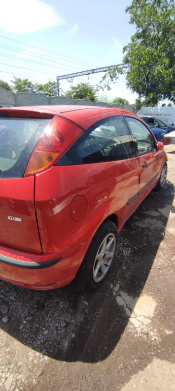 Torpedou Ford Focus 2003 hatchback 1753