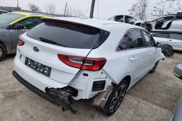 Torpedou Kia Ceed 2019 hatchback 1.6 diesel