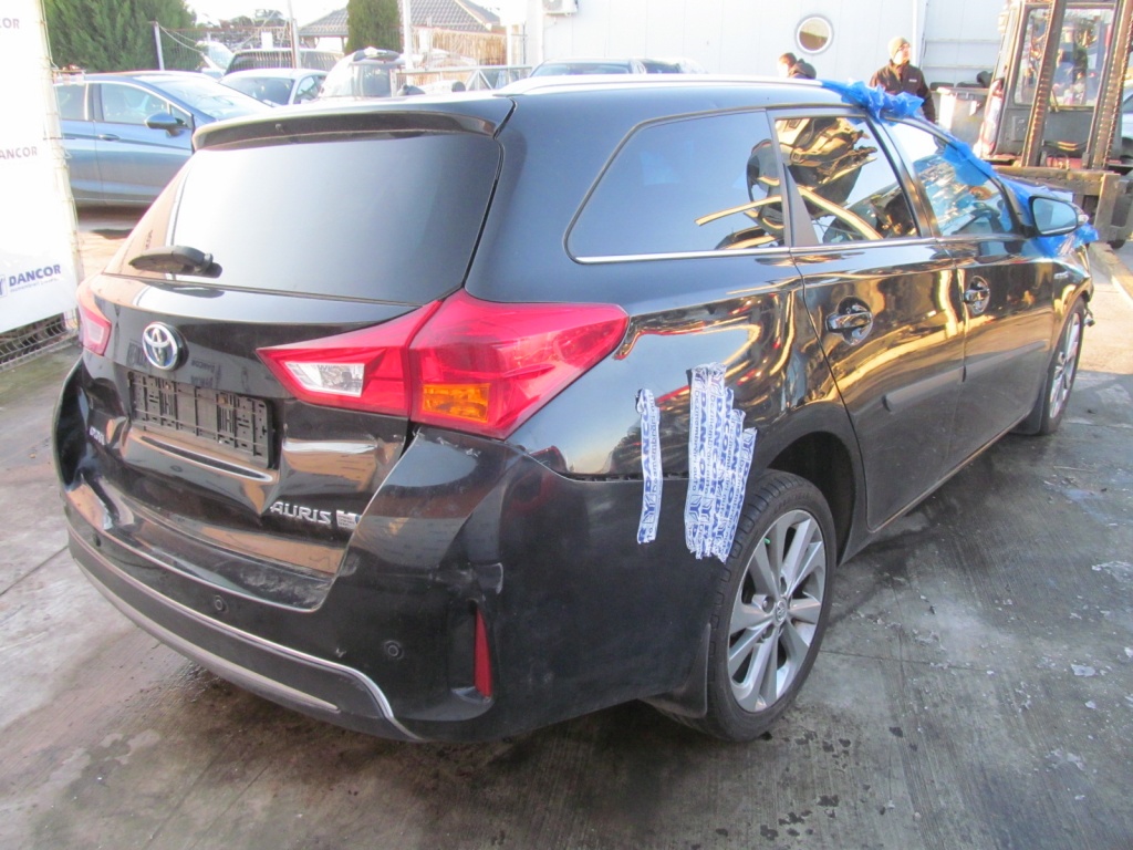 Toyota Aurid din 2013