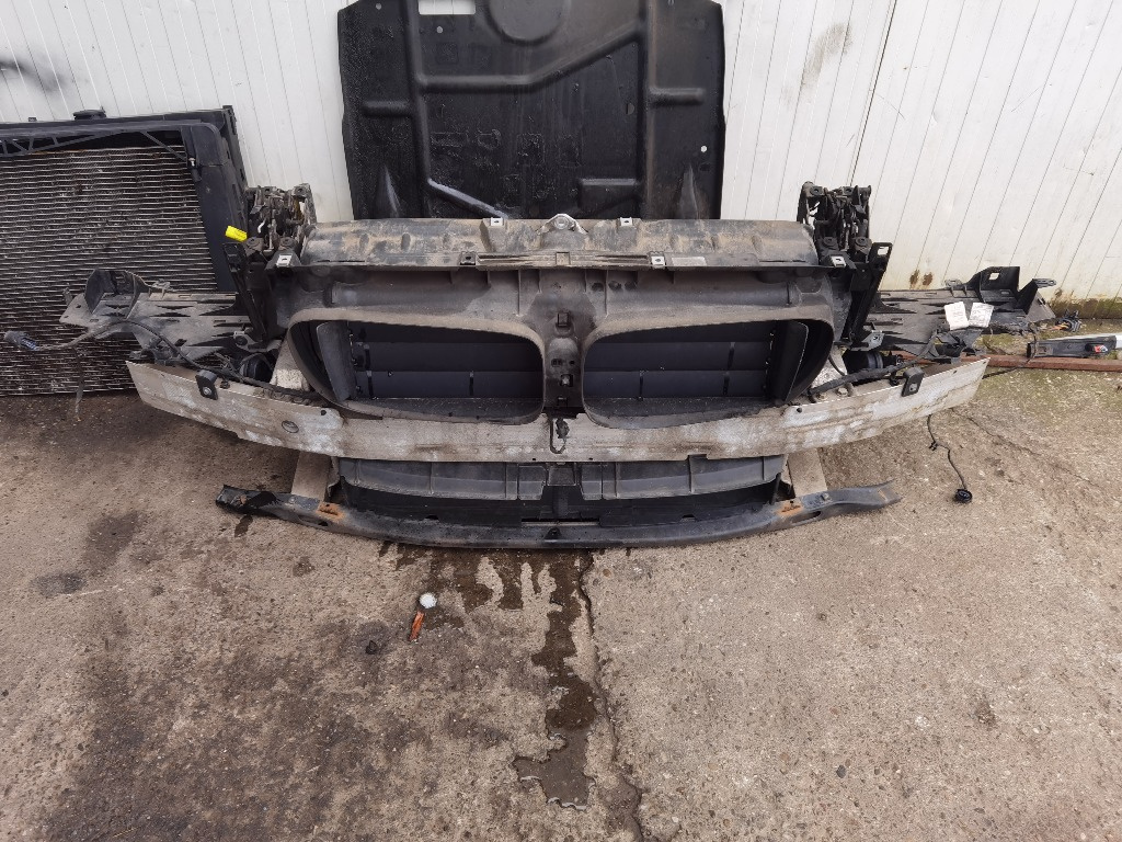 Trager BMW Seria 5 F10 2012 LIMUZINA 520