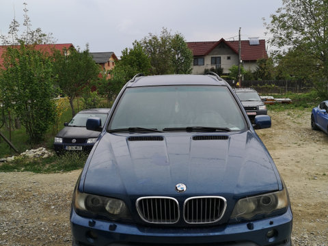 Trager BMW X5 E53 2002 suv 4.4 i