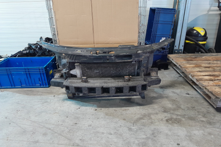 Trager / Calandru 5J0010454H Skoda Fabia 5J [facel