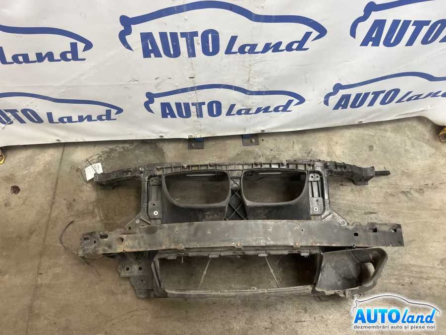 Trager Calandru Panou Fata 2.0 Diesel cu Armatura si Deflector Aer BMW 1 E81,E87 2004