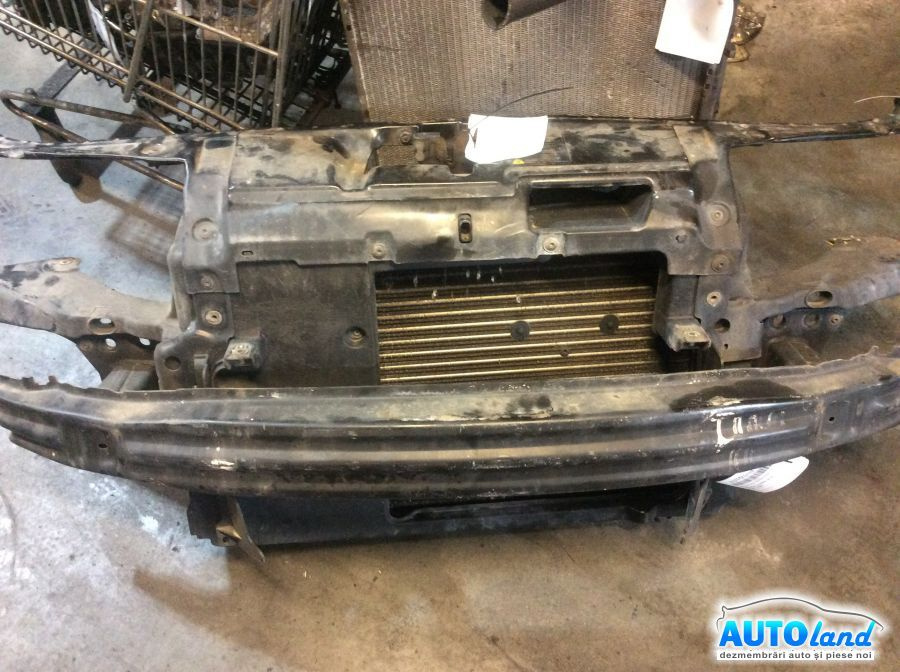 Trager Calandru Panou Fata O Ureche Rupta 1.9 D Skoda FABIA 6Y2 1999