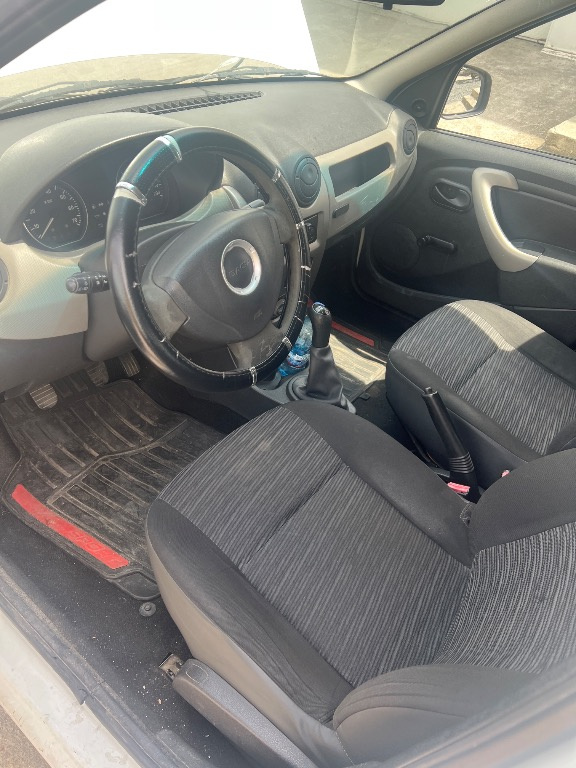 Trager Dacia Logan 2011 Limuzină 1,4 be
